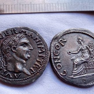 reproductions de monnaies antiques Vitellius denier gravure à la main au burin et marteau denarii monnaie coin Denarius