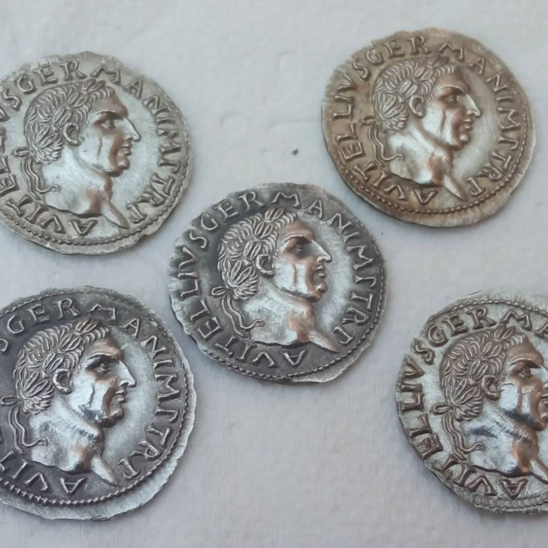 reproductions de monnaies antiques Vitellius denier gravure à la main au burin et marteau denarii monnaie coin Denarius – Image 3