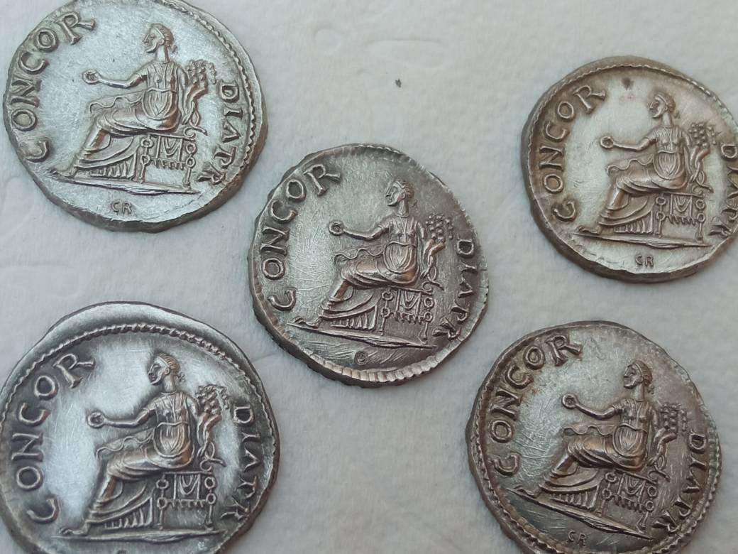 reproductions de monnaies antiques Vitellius denier gravure à la main au burin et marteau denarii monnaie coin Denarius – Image 6