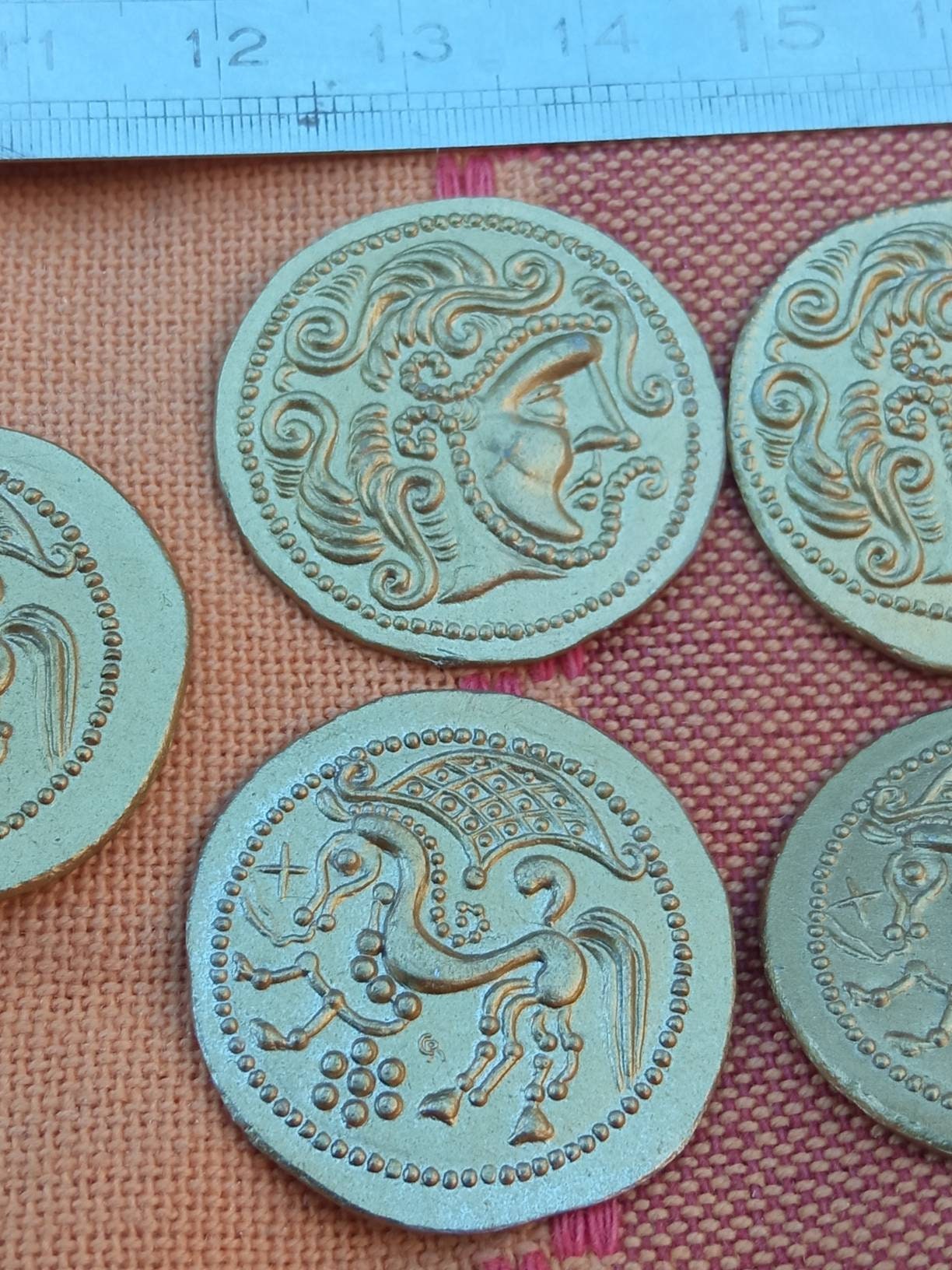 reproductions monnaies antiques gravure main burin marteau statère gaulois des parisii reproduction denarii monnaie coin Denarius