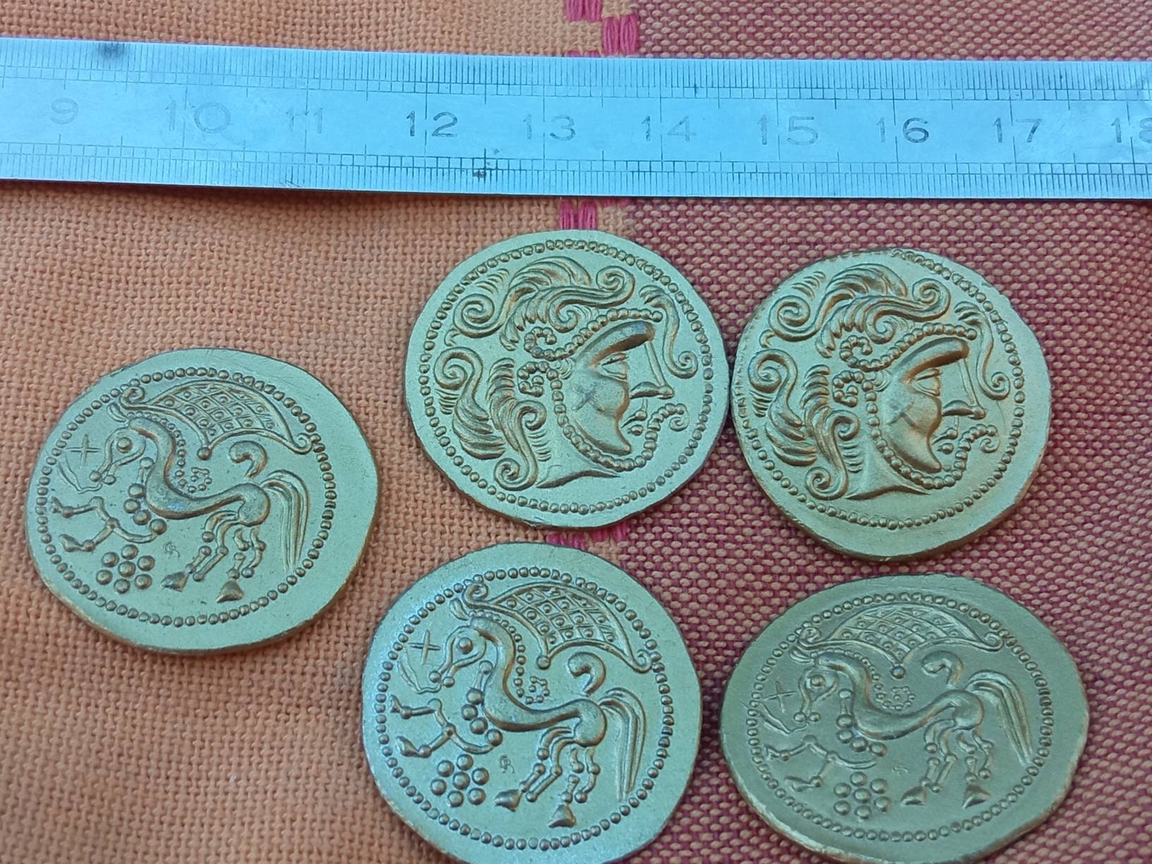 reproductions monnaies antiques gravure main burin marteau statère gaulois des parisii reproduction denarii monnaie coin Denarius – Image 2