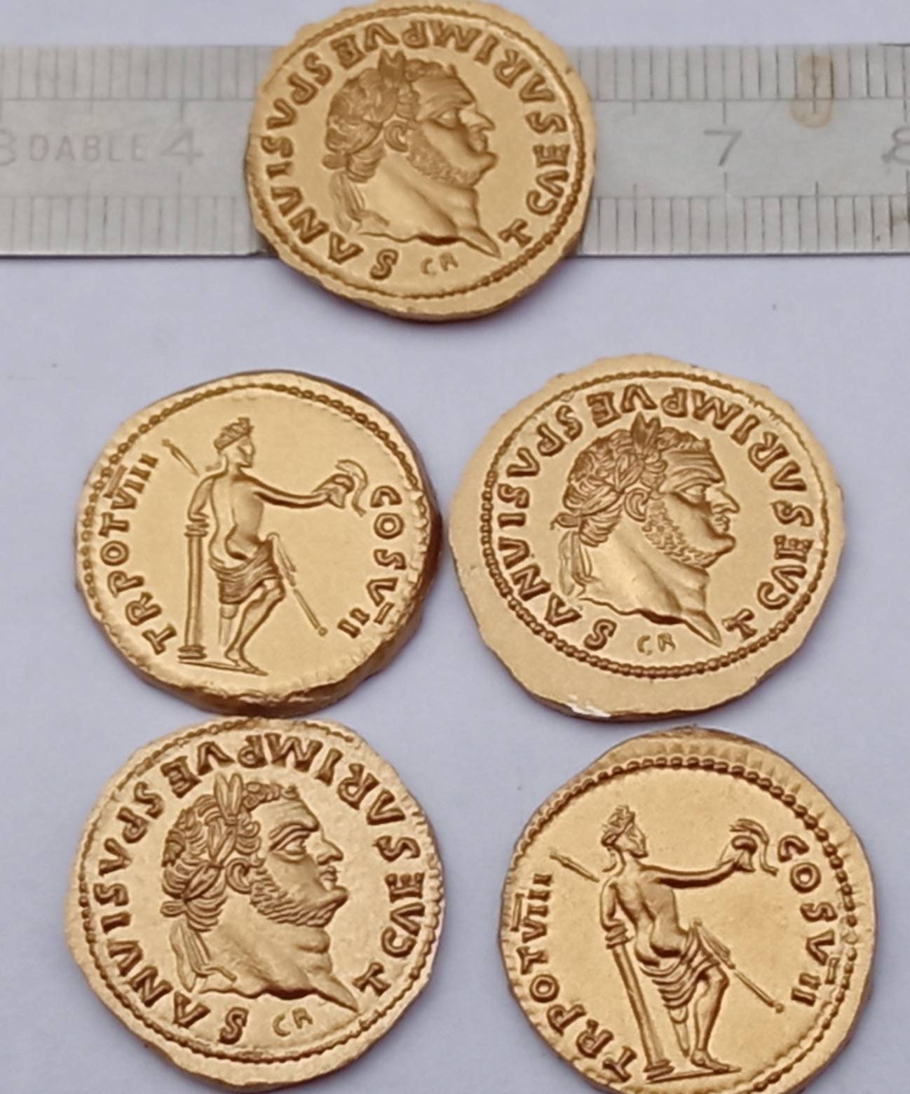 reproductions de monnaies antiques aureus titus gravure à la main au burin et marteau denarii monnaie coin Denarius