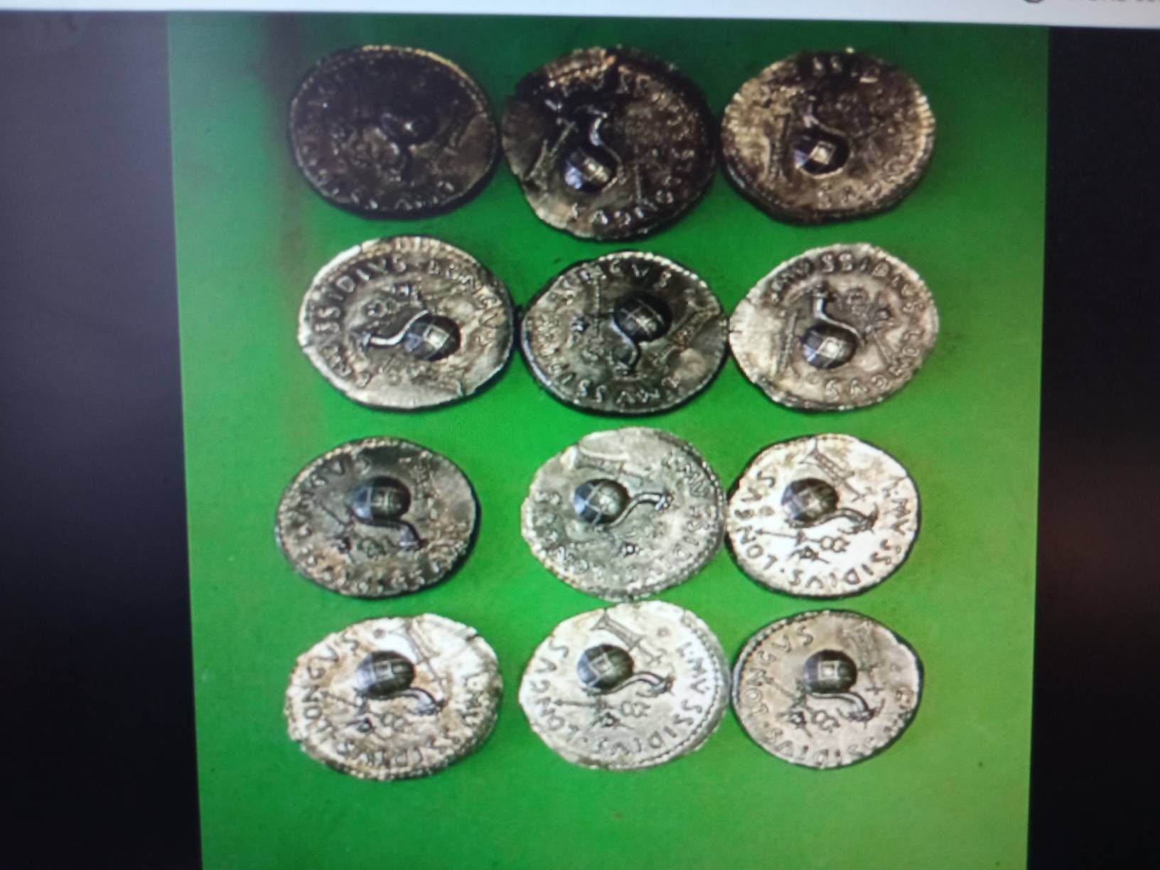 reproductions de monnaies antiques Jules caesar denier gravure à la main au burin et marteau denarii monnaie coin Denarius Jules césar – Image 9