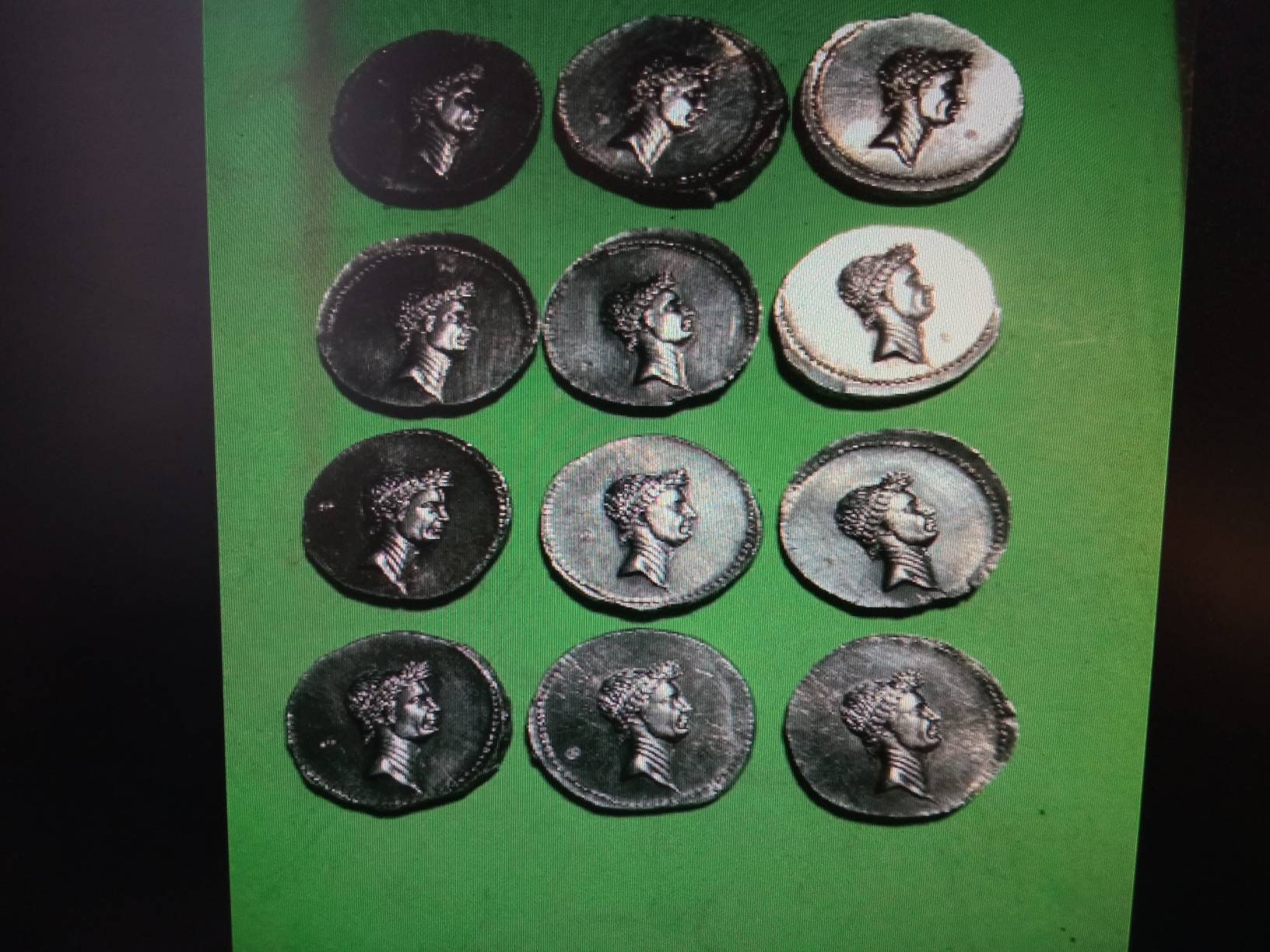 reproductions de monnaies antiques Jules caesar denier gravure à la main au burin et marteau denarii monnaie coin Denarius Jules césar – Image 8