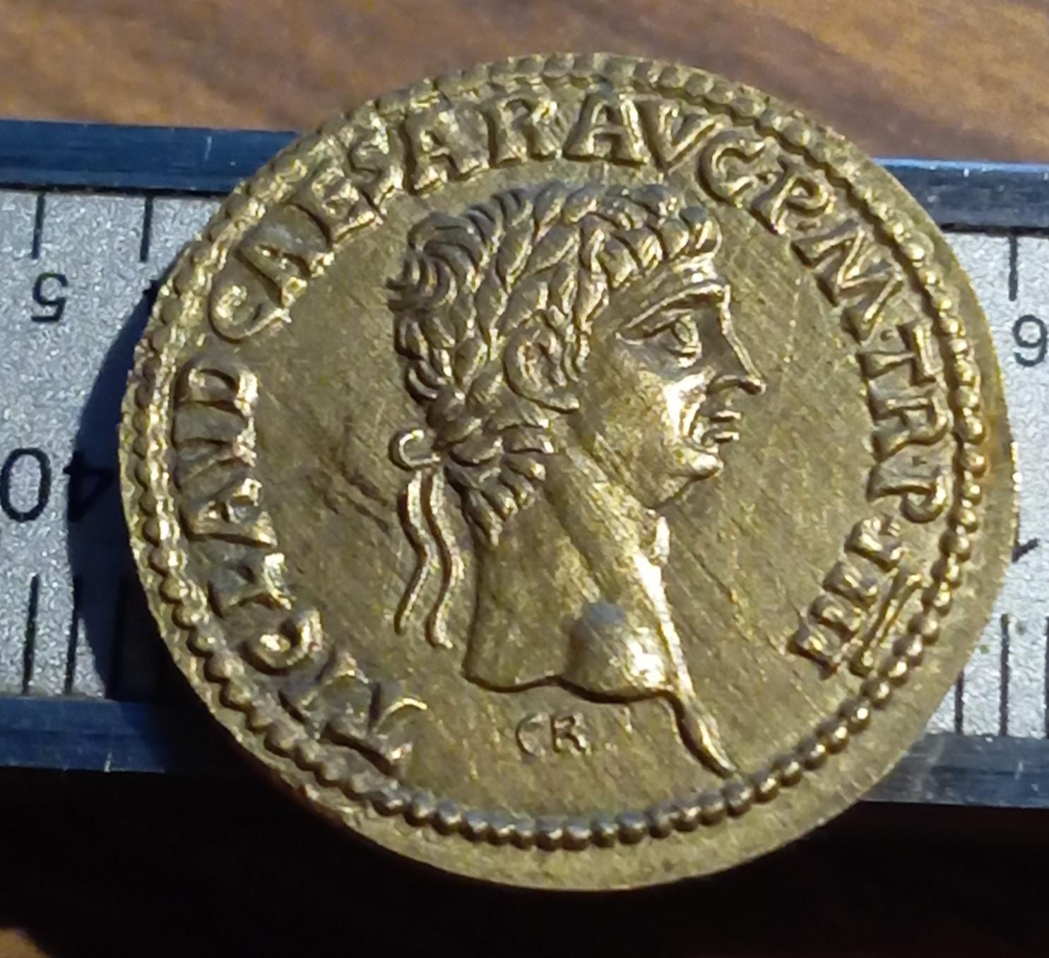 reproductions de monnaies antiques aureus de l'empereur Claudeau camp prétorien. denarii monnaie coin Denarius