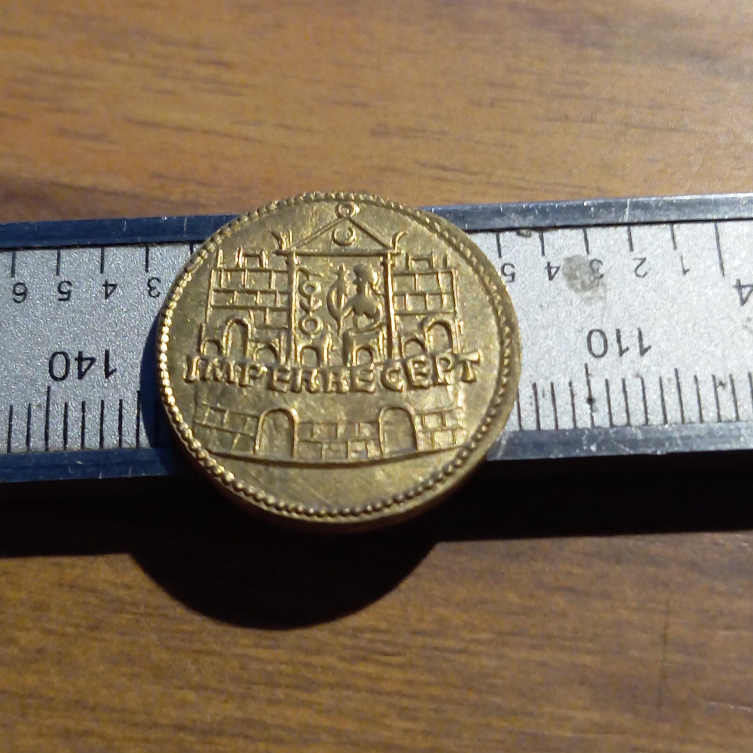 reproductions de monnaies antiques aureus de l'empereur Claudeau camp prétorien. denarii monnaie coin Denarius – Image 9