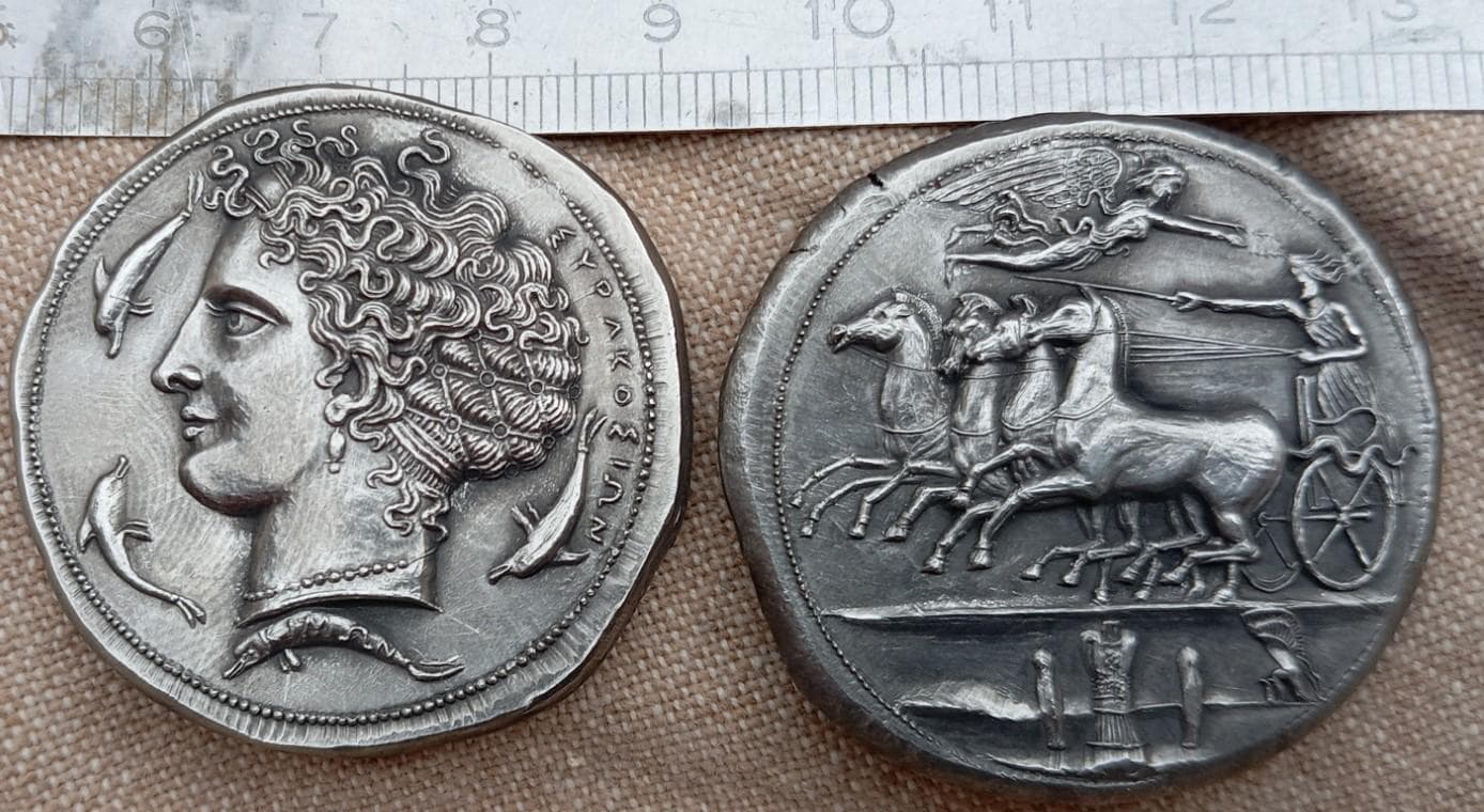 Reproduction Décadrachme Grec de Syracuse, Pièce d'Aréthuse Signée Kimon, Grèce Antique – Image 9