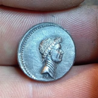 reproductions de monnaies antiques Jules caesar denier gravure à la main au burin et marteau  denarii monnaie coin Denarius Jules césar