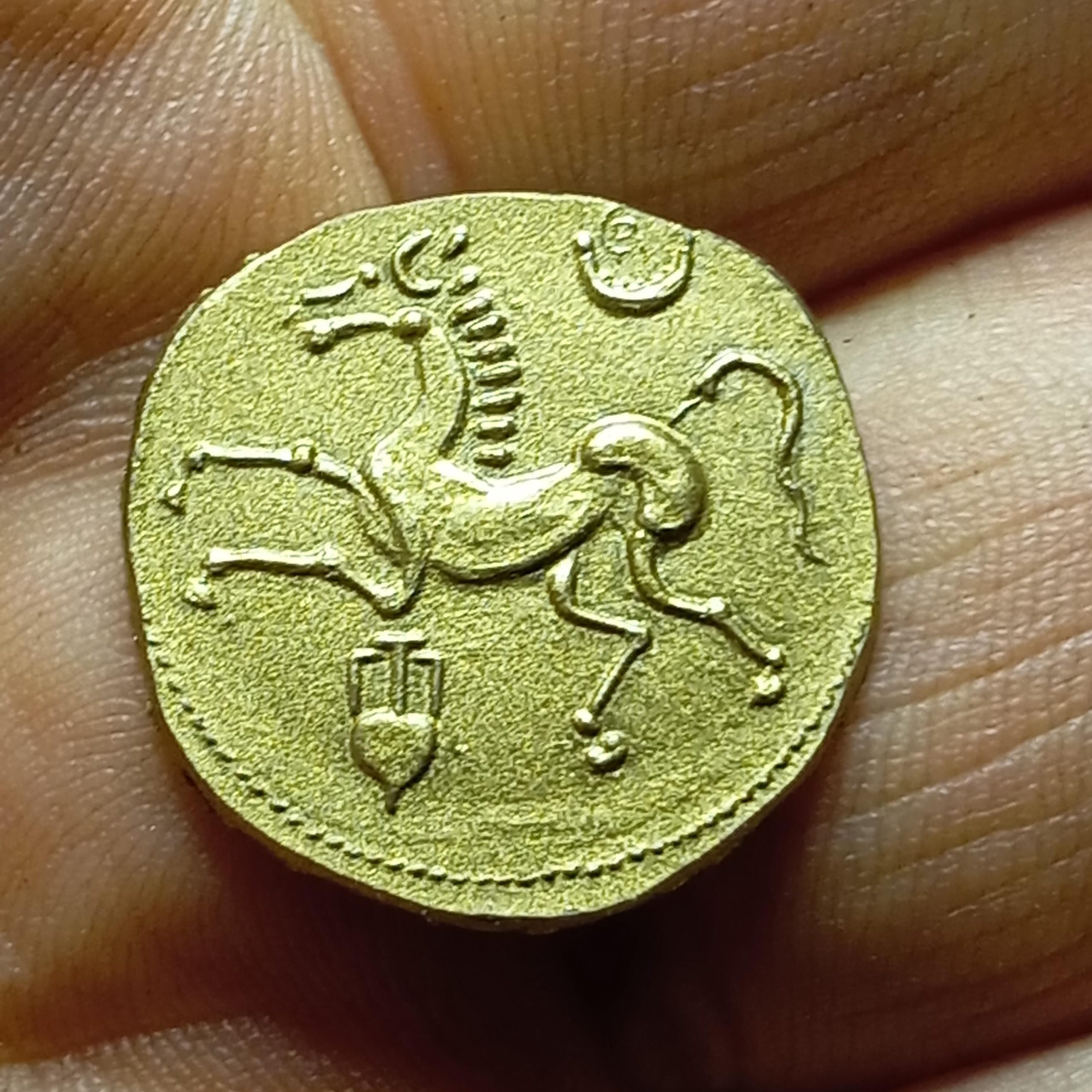 reproductions de monnaies antiques gravure à la main au burin et marteau statère gaulois de Vercingétorix denarii monnaie coin Denarius – Image 6