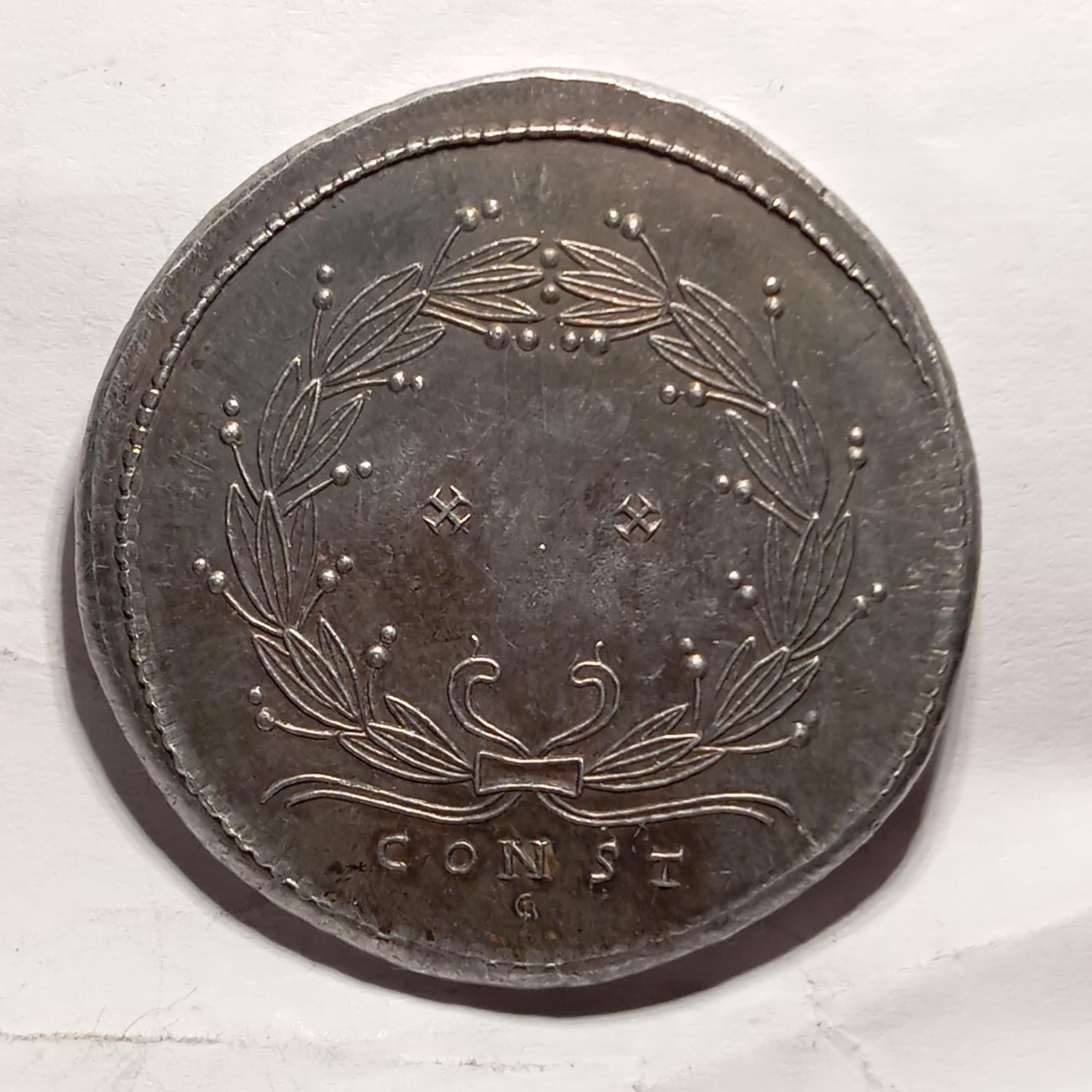 Médaillon de Constantin II à la couronne XX – Reproduction romaine artisanale en étain plaqué argent – Gravée et frappée à la main – Image 10