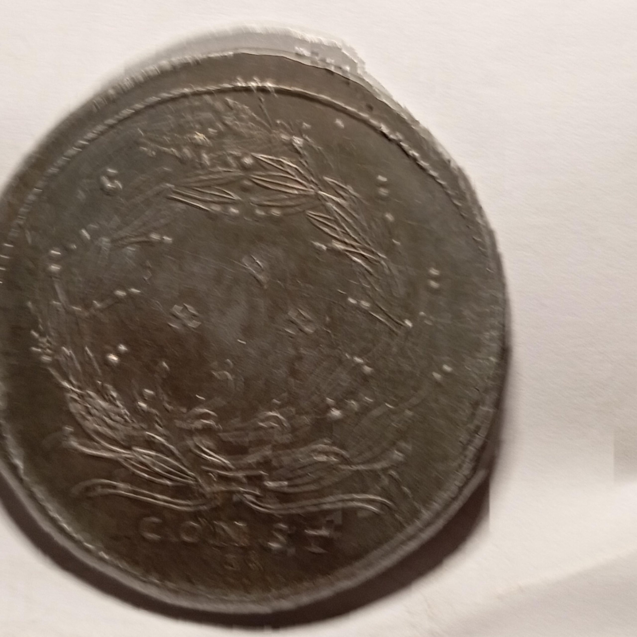 Médaillon de Constantin II à la couronne XX – Reproduction romaine artisanale en étain plaqué argent – Gravée et frappée à la main – Image 6