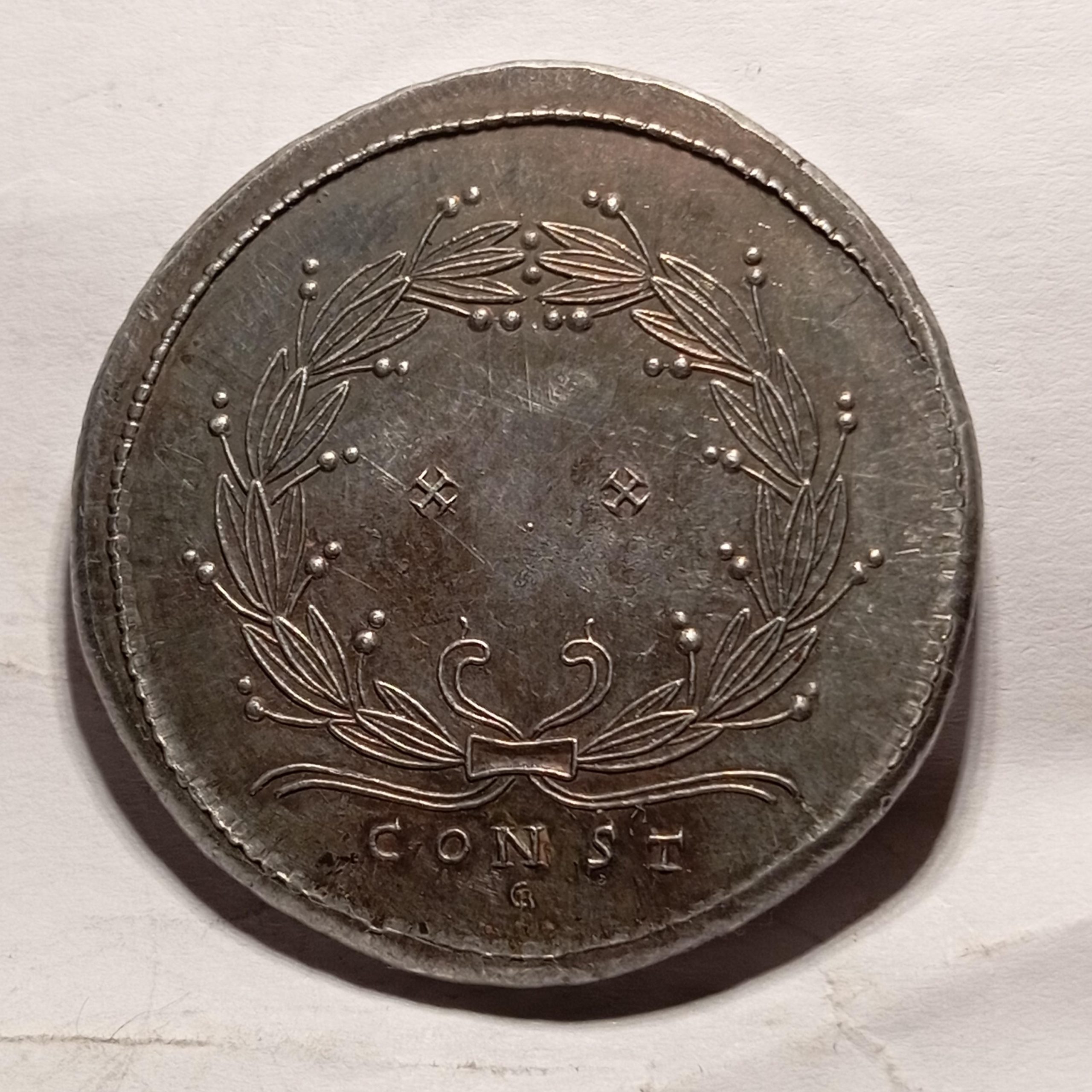 Médaillon de Constantin II à la couronne XX – Reproduction romaine artisanale en étain plaqué argent – Gravée et frappée à la main – Image 8