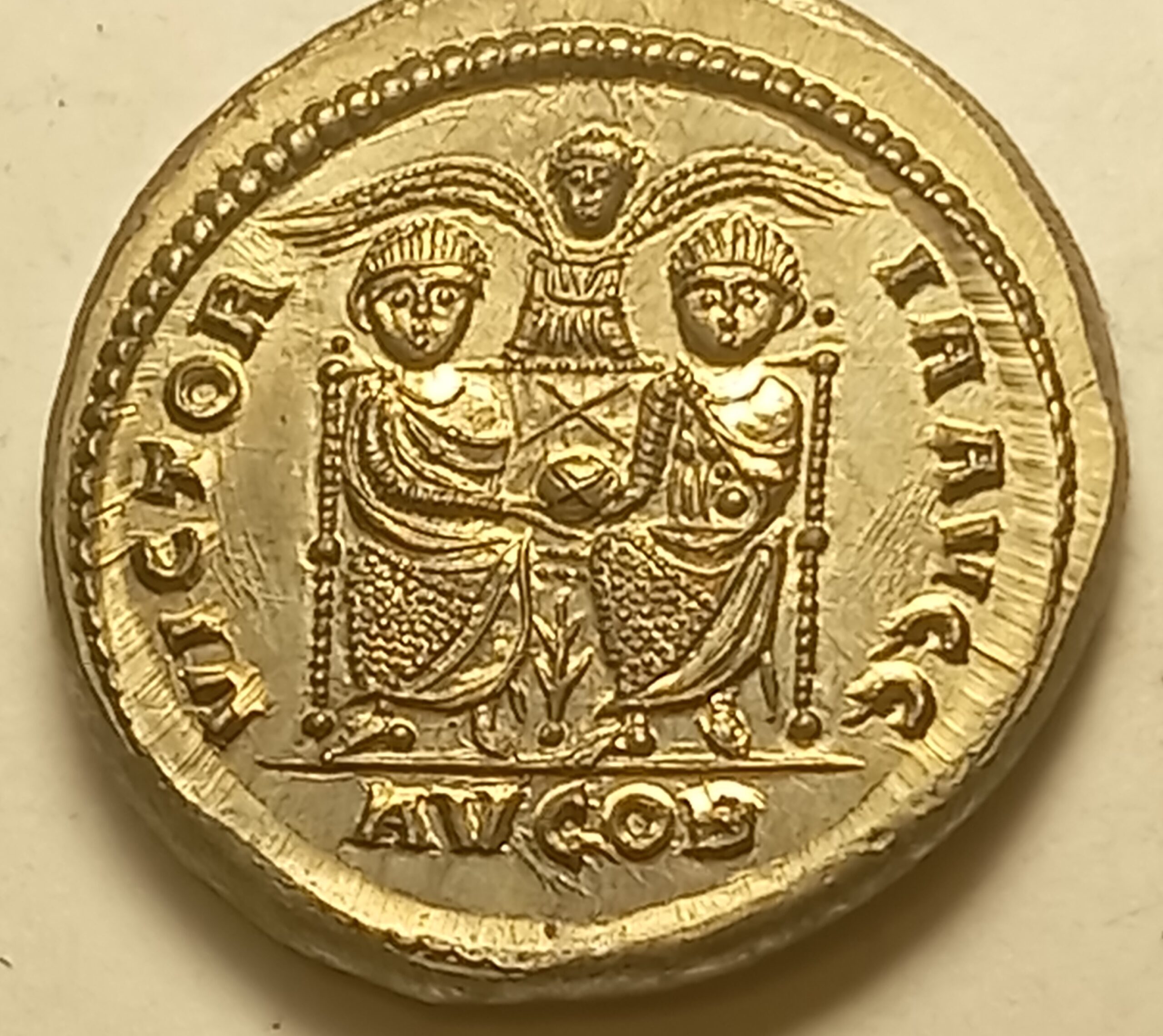 Solidus Magnus Maximus Londinium-Augusta (Londres) Reproduction de Monnaie Rare – Image 8